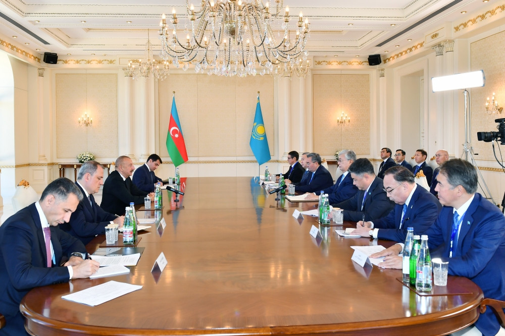 Presidents of Azerbaijan and Kazakhstan held expanded meeting