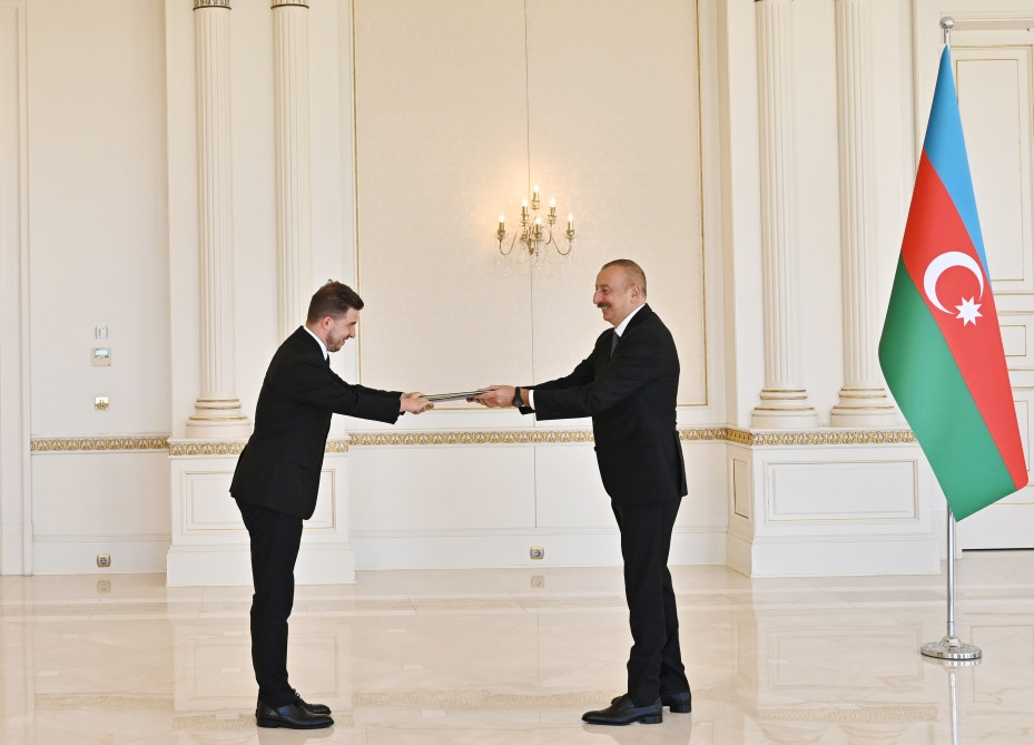 President Ilham Aliyev accepted credentials of incoming ambassador of Bosnia and Herzegovina