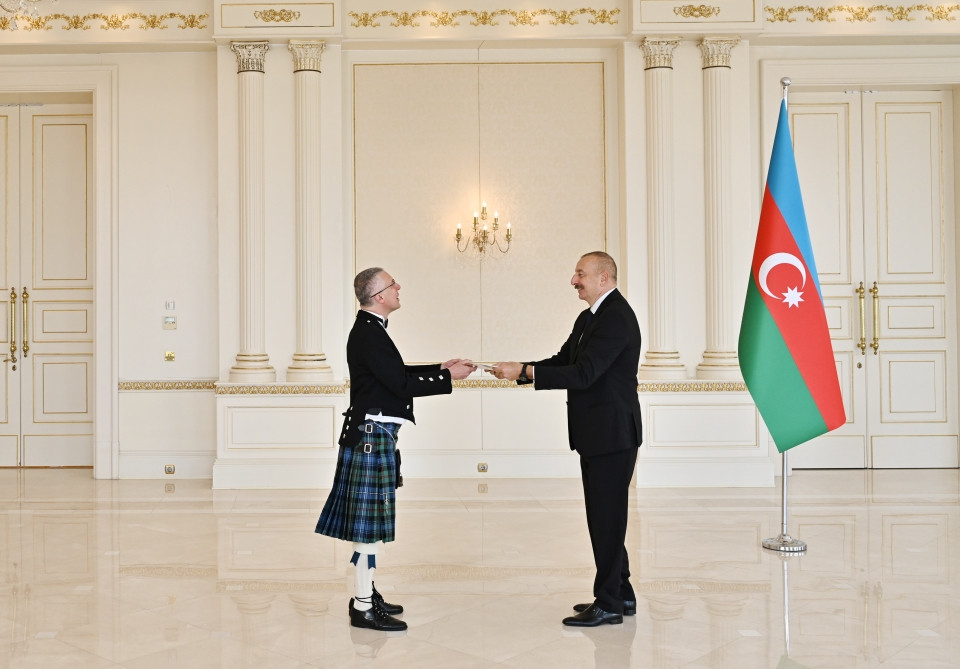 President Ilham Aliyev received credentials of incoming ambassador of UK