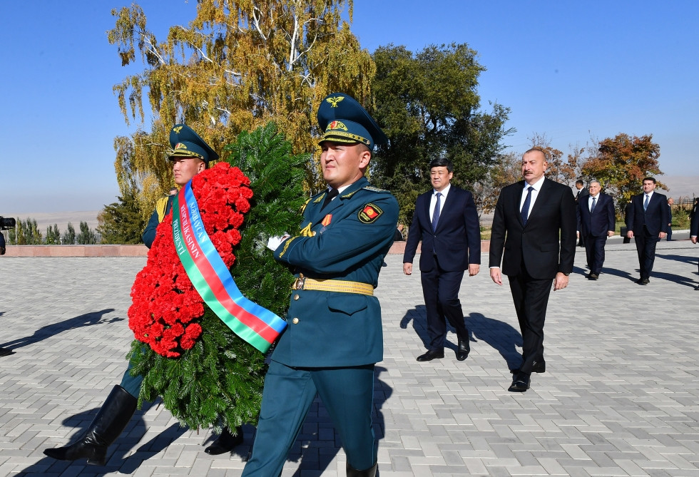President Ilham Aliyev visited Ata-Beyit National Historical and Memorial Complex in Bishkek