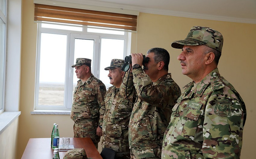 Defense Minister watches combat training classes