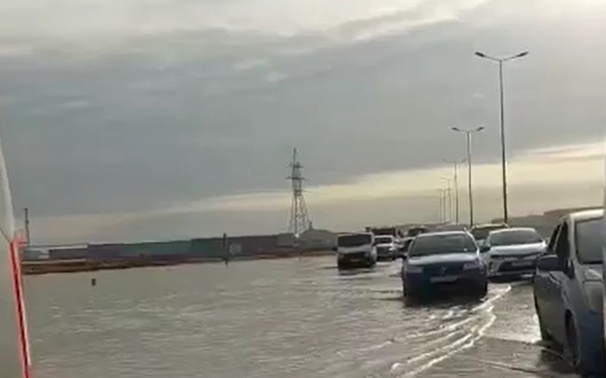 Автомагистраль Баку-Газах затоплена