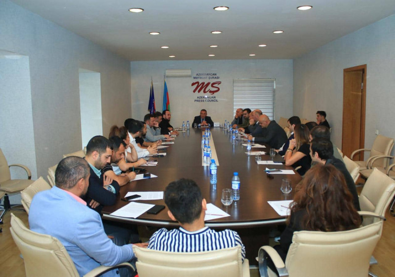 Mətbuat Şurasında sosial mediada fəal kanal rəhbərləri və səhifə idarəçiləri ilə görüş keçirilib