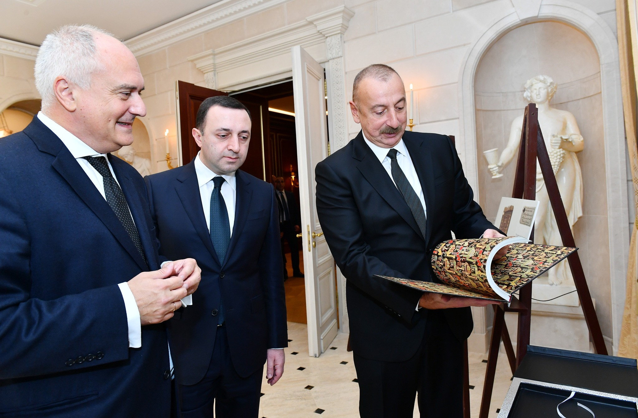 President Ilham Aliyev, Prime Minister of Georgia Irakli Garibashvili viewed “Heritage of Karabakh Khanate” exhibition