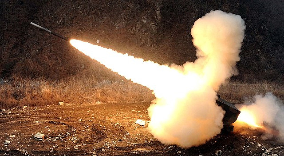 Koreya yarımadasında gərginlik: raketlər atıldı