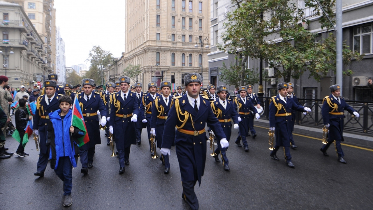 Victory march accompanied by military orchestra starts in Baku
