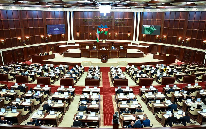 Regular plenary session of Azerbaijani parliament begins