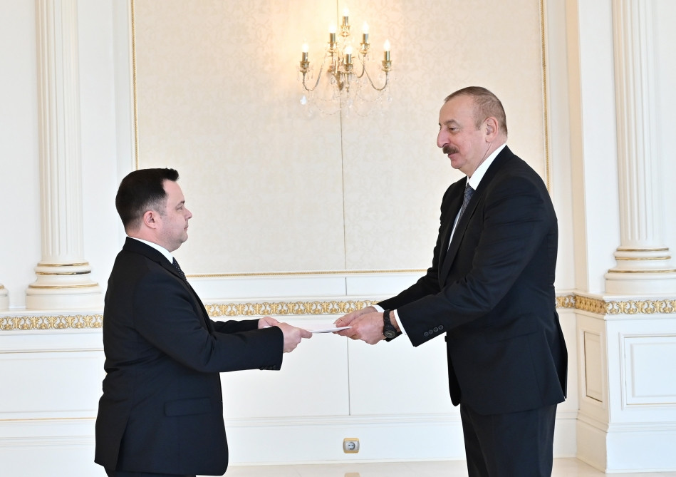 President Ilham Aliyev received credentials of incoming ambassador of Moldova