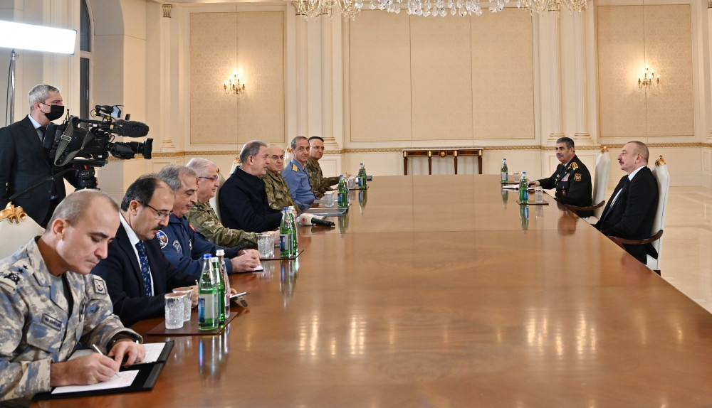 President Ilham Aliyev received delegation led by Minister of National Defense of Turkiye