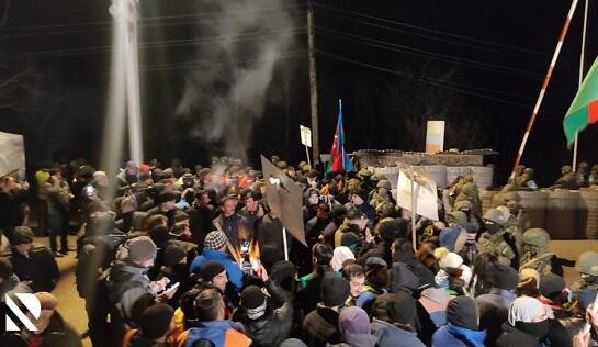 Azerbaijani state, activists have no problems with peaceful Armenians