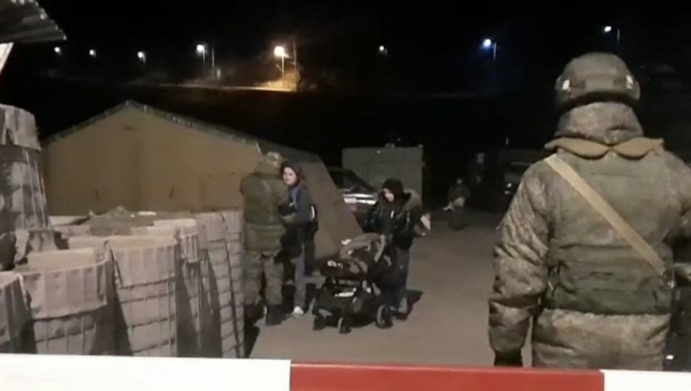 Protesters on Khankandi-Lachin ensure passage of peacekeeper's family members