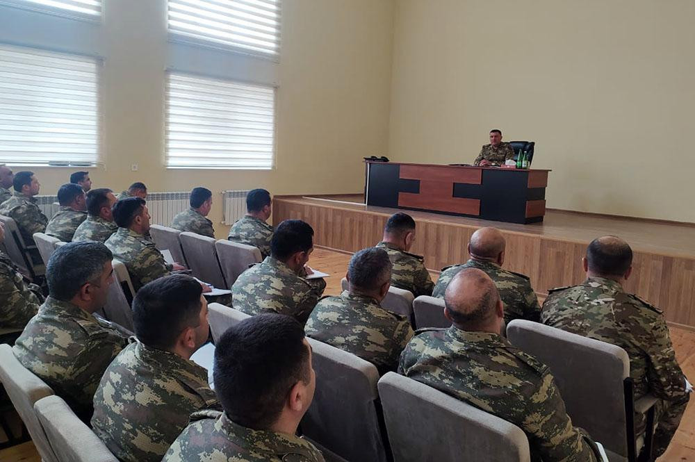 Training-methodological sessions being held in Azerbaijani Army