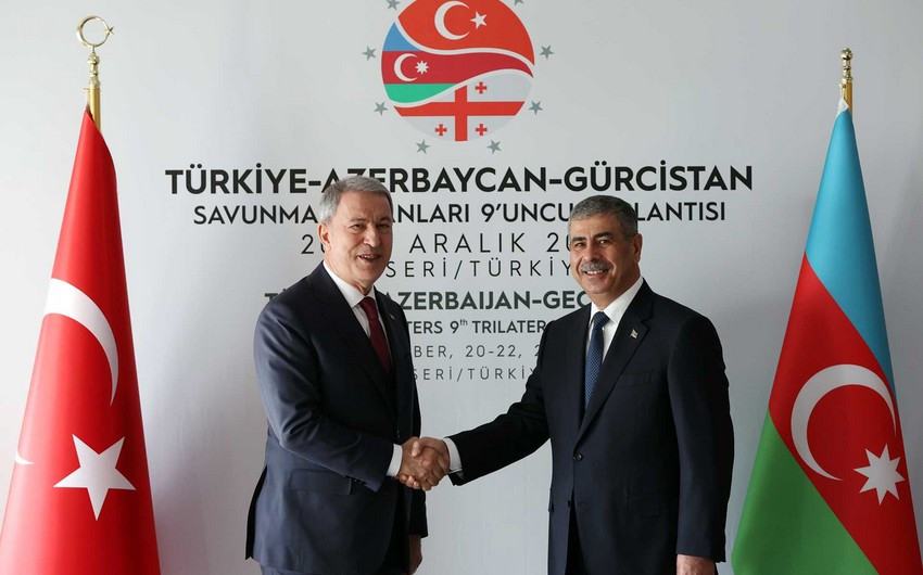 Azerbaijani defense minister meets with his Turkish counterpart