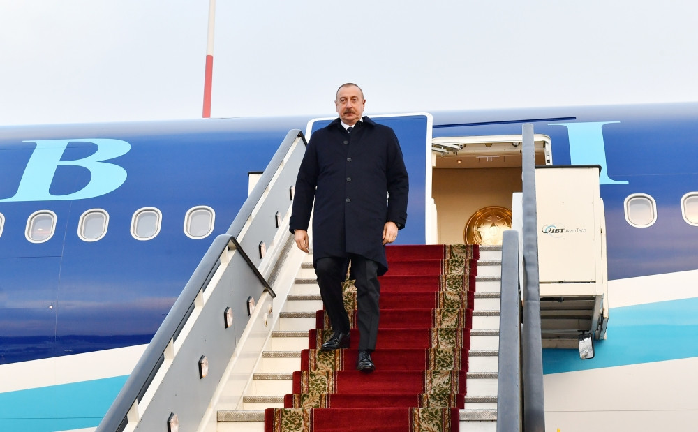 President Ilham Aliyev arrived in Saint Petersburg for working visit