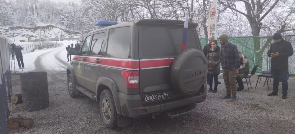 Rusiya sülhməramlılarının iki minik avtomobili aksiya ərazisindən maneəsiz keçib