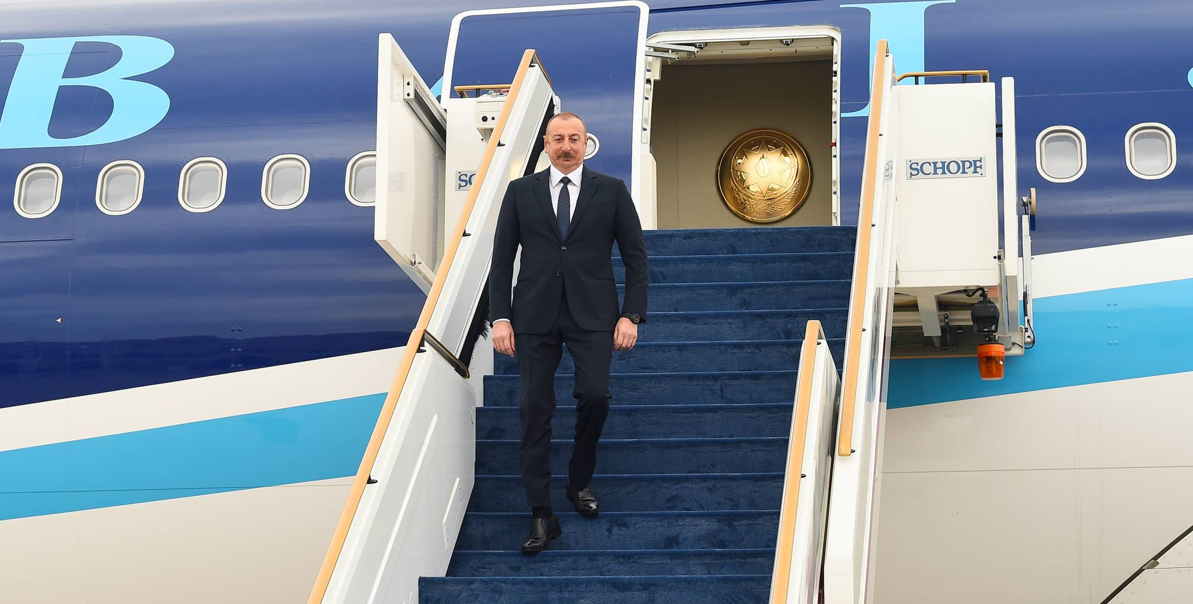 President Ilham Aliyev arrived in United Arab Emirates for working visit