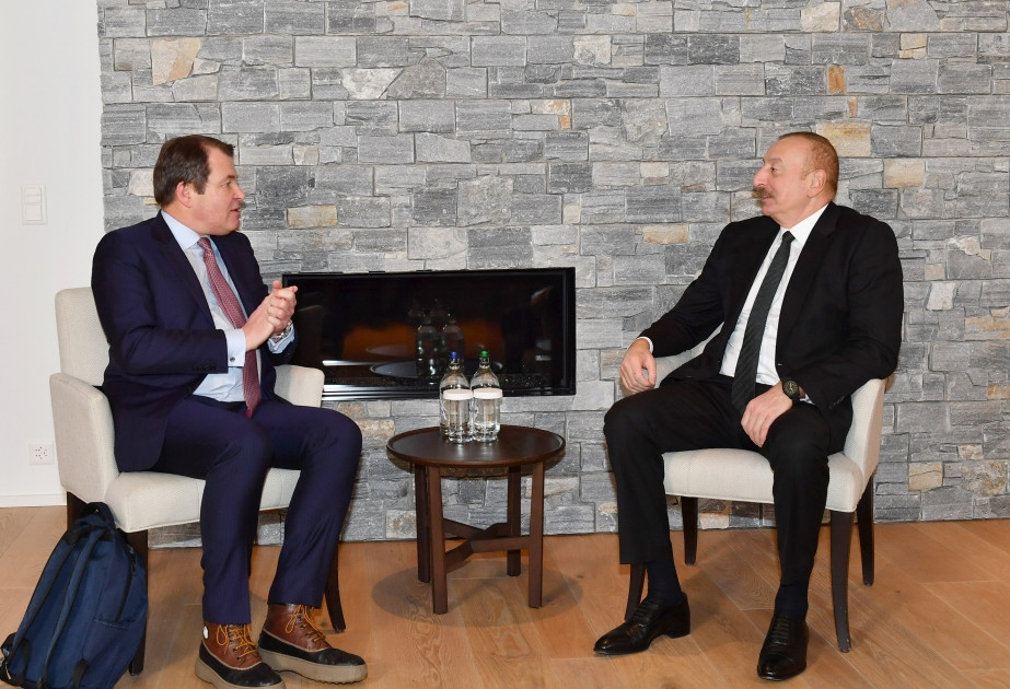President Ilham Aliyev met with First Vice President of European Bank for Reconstruction and Development in Davos