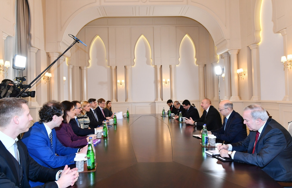 President Ilham Aliyev received delegation led by EU Commissioner