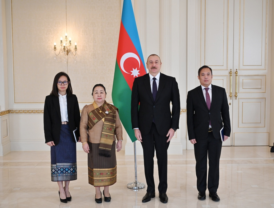 President Ilham Aliyev received credentials of incoming ambassador of Laos
