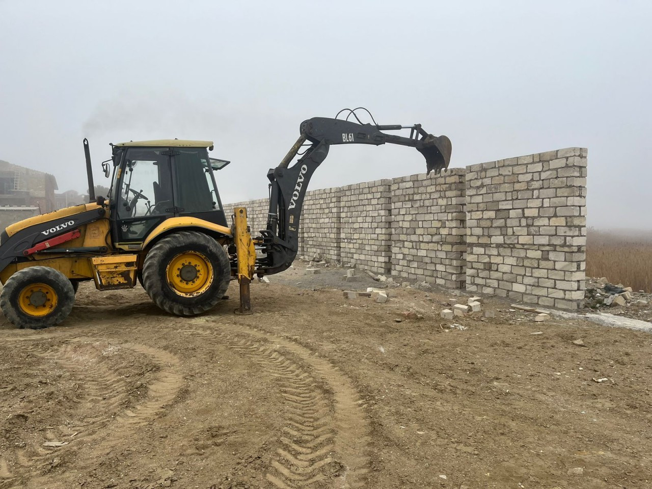 Sahili qanunsuz hasarladılar, FHN müdaxilə etdi