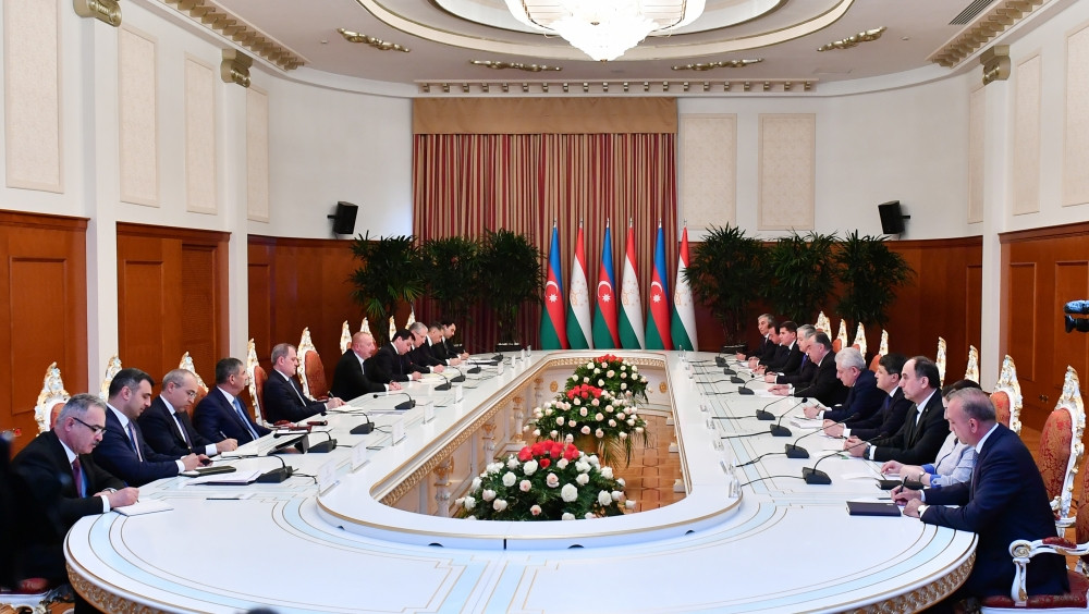 Expanded meeting of Azerbaijani and Tajikistani presidents started