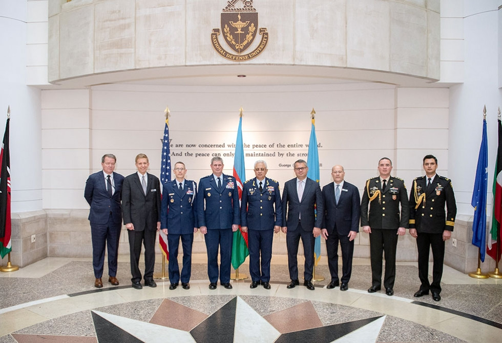 Azerbaijan, US discuss prospects for development of military education