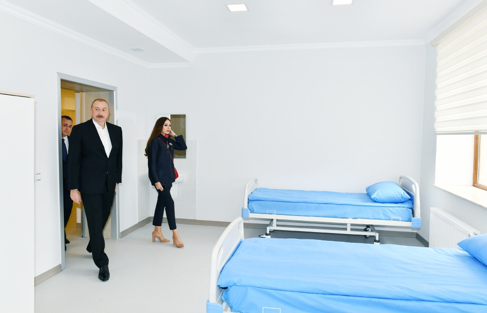 President Ilham Aliyev viewed conditions created at Maternity Home and Children’s Polyclinic of Salyan District Central Hospital