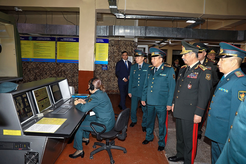 Azerbaijan Defense Minister visits Military Institute of Land Forces in Almaty