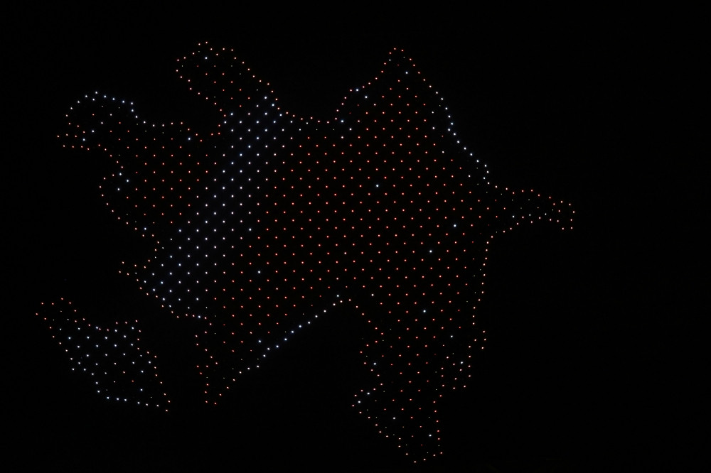 Bakıda ilk dəfə irimiqyaslı dron şousu gerçəkləşib