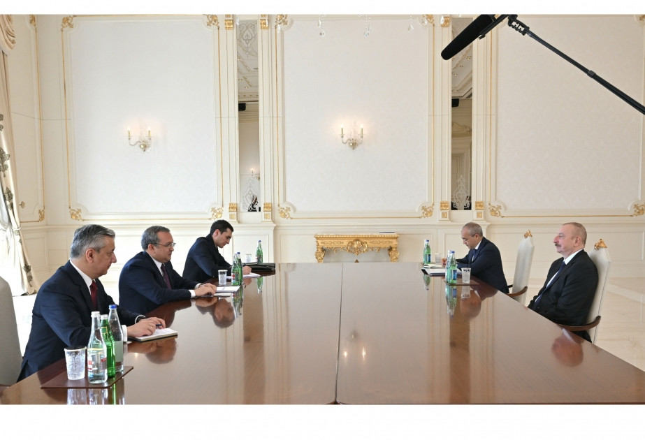 President Ilham Aliyev received Chairman of Board of “Uzavtosanoat” JSC of Uzbekistan