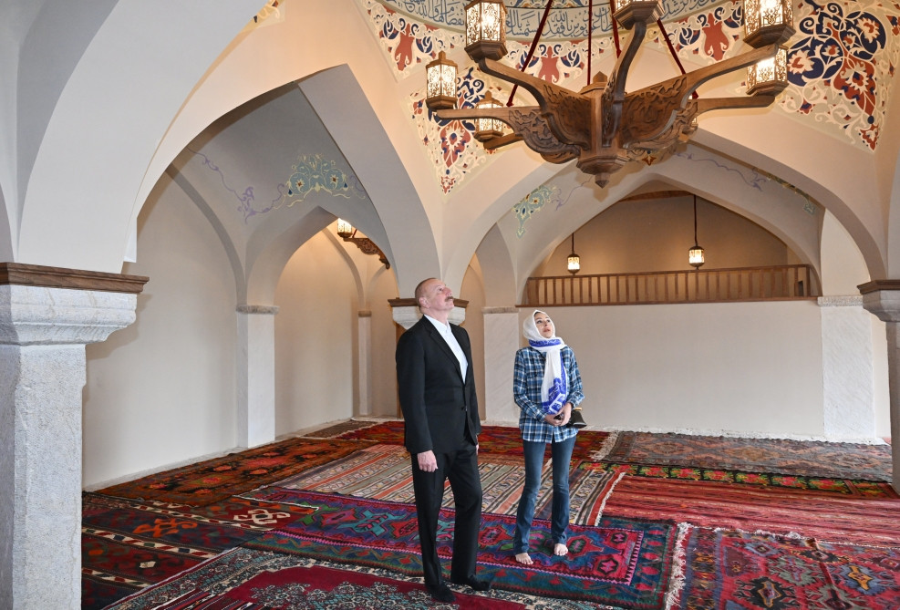 Prezidenti İlham Əliyev və birinci xanım Mehriban Əliyeva Şuşada Mehmandarovların malikanə kompleksinin açılışında iştirak ediblər