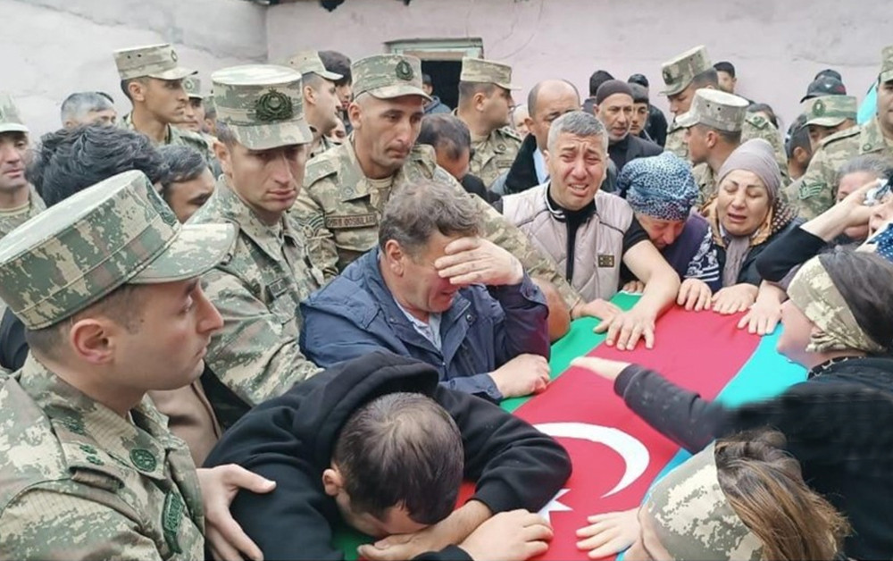 В Агстафе проходит церемония прощания с шехидом Орханом Новрузализаде