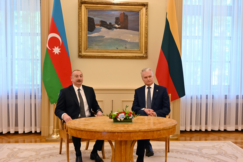 President Ilham Aliyev holds meeting with Lithuanian President in limited format