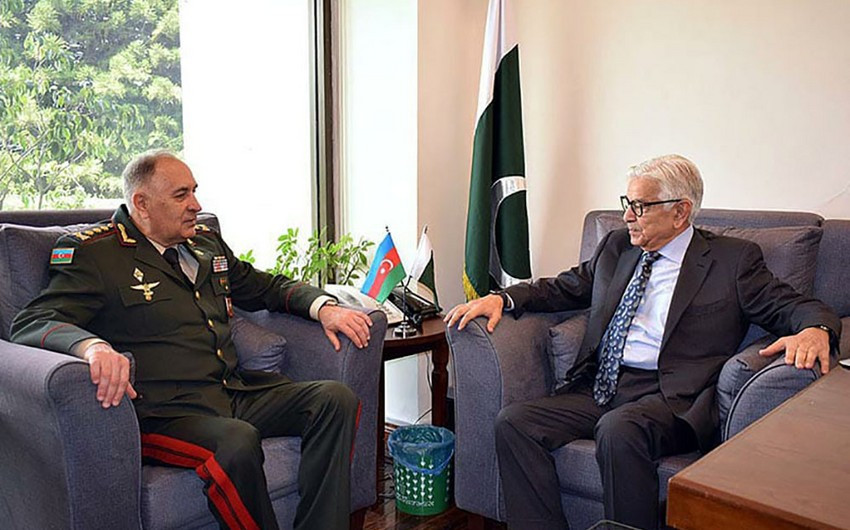 Azerbaijan’s Chief of General Staff meets with Federal Minister for Defence of Pakistan