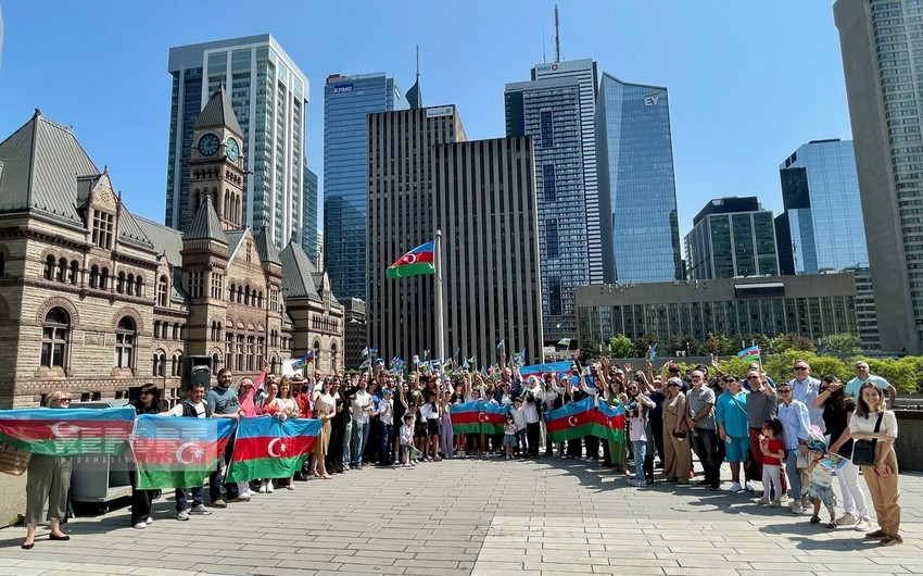Azerbaijani flag raised in Toronto