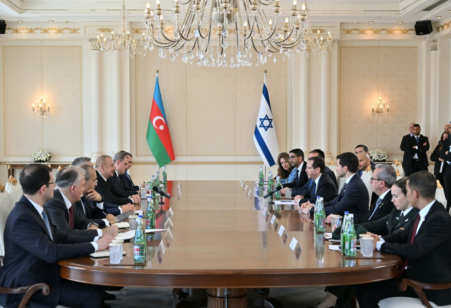 Presidents of Azerbaijan and Israel held expanded meeting