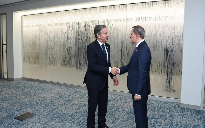 Ceyhun Bayramov Blinkeni Ermənistanın təhrikçi addımları barədə məlumatlandırıb