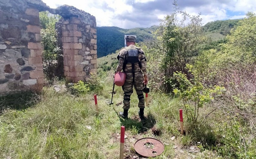 Azerbaijan’s Defense Ministry announces number of mines found in liberated territories