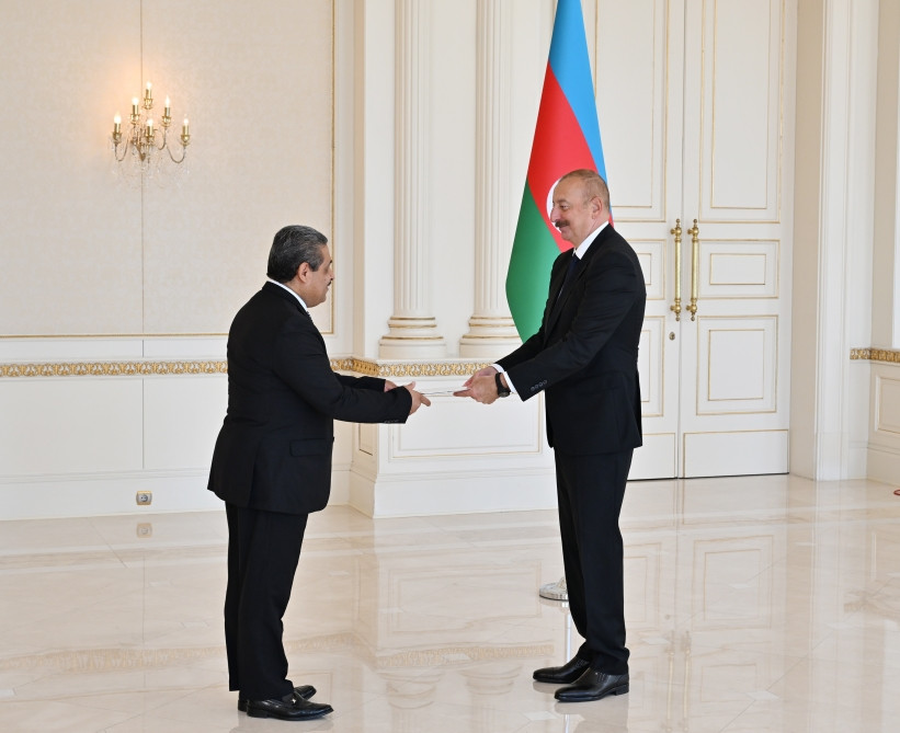 President Ilham Aliyev received credentials of incoming ambassador of Columbia