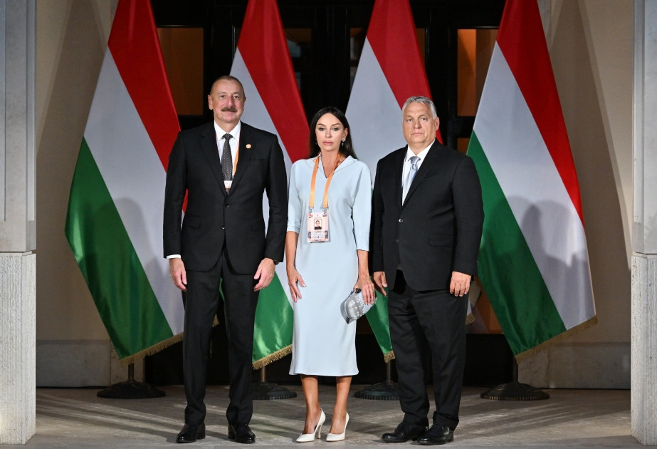 President Ilham Aliyev and First Lady Mehriban Aliyeva attended reception celebrating Hungarian national holiday in Budapest