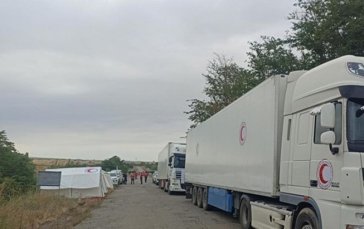 Миротворцам представлен сертификат качества на 40 тонн гуманитарной помощи для армян в Ханкенди