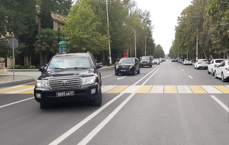 Representatives of Karabakh’s Armenian residents arrive in Yevlakh for meeting