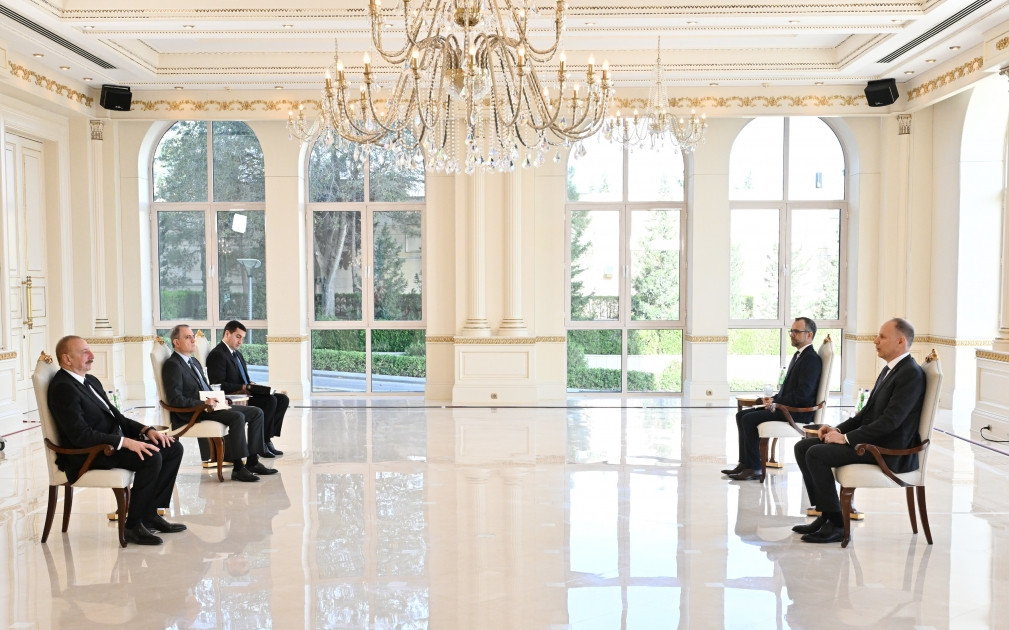 Президент Ильхам Алиев принял верительные грамоты новоназначенного посла Швейцарии в Азербайджане