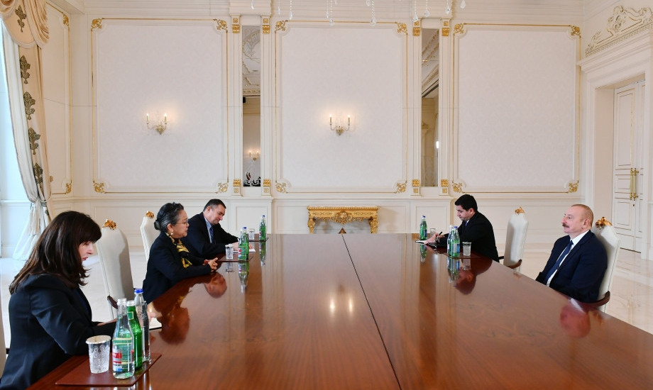 Президент Ильхам Алиев принял исполнительного секретаря Экономической и социальной комиссии ООН для Азии и Тихого океана