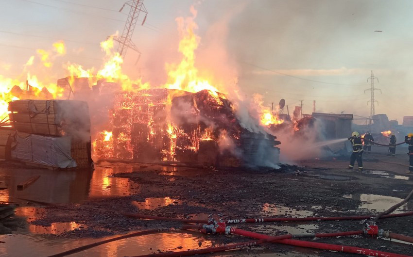 Рынок строительных товаров, где произошел пожар, взят под контроль полиции