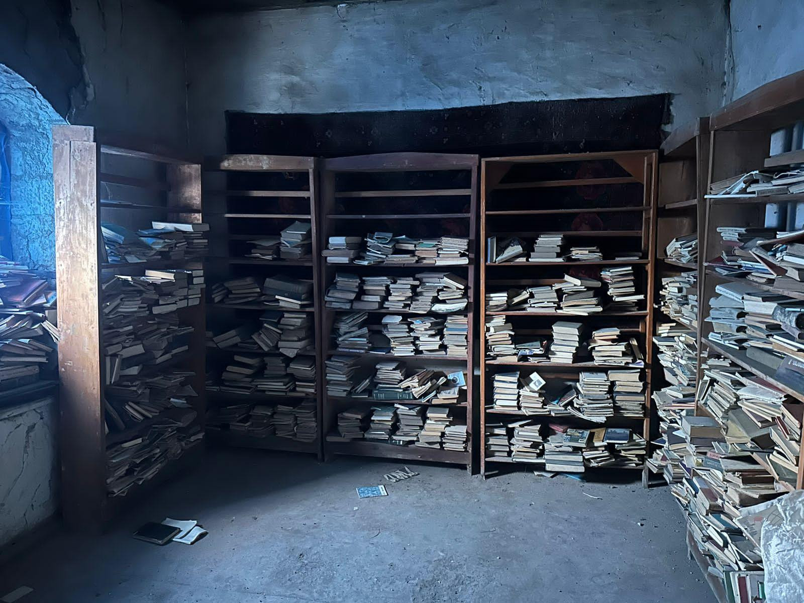 Xocalıda kitabxanadan çox sayda silah-sursat tapılıb