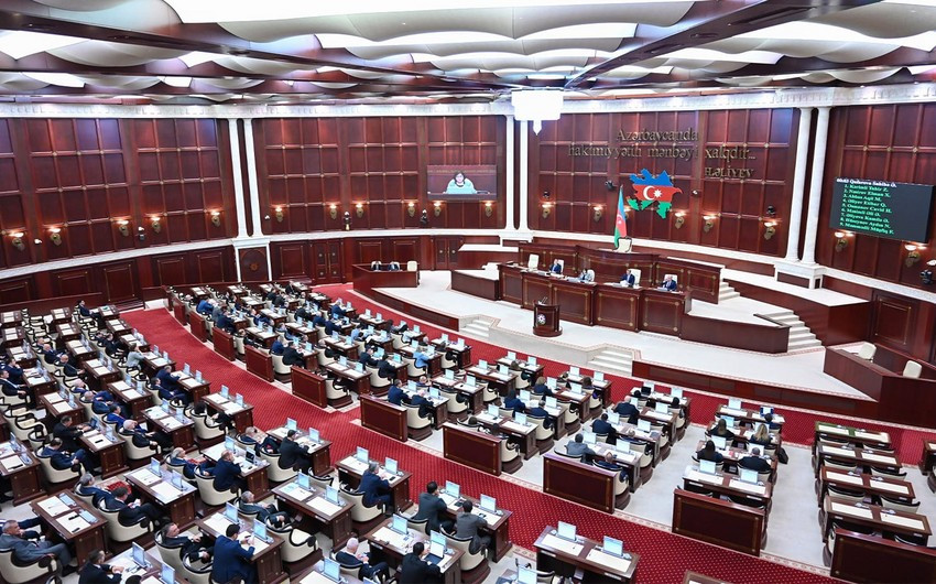 Azerbaijani parliament kicks off its plenary meeting
