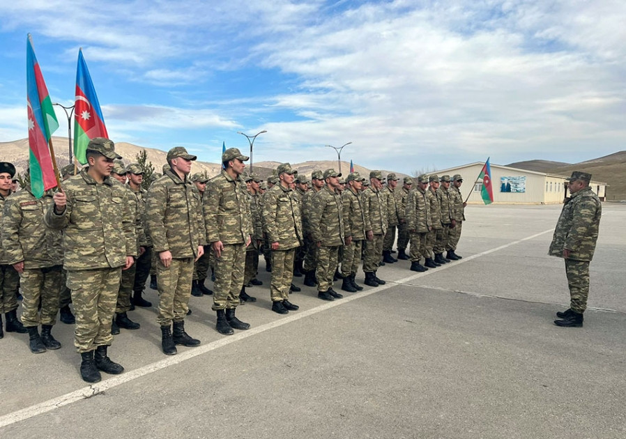 Müddətli həqiqi hərbi xidmət müddəti başa çatmış hərbi qulluqçular tərxis olunur