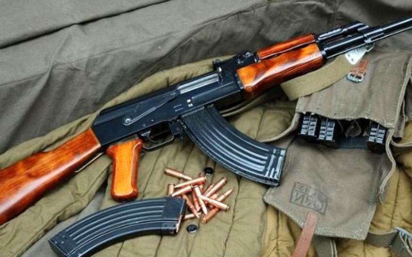 Police officers find 13 machine guns, 4 pistols, and 27 grenades in Khankandi
