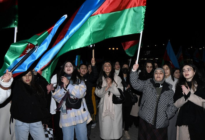 Bakıda İlham Əliyevə dəstək yürüşü keçirilir